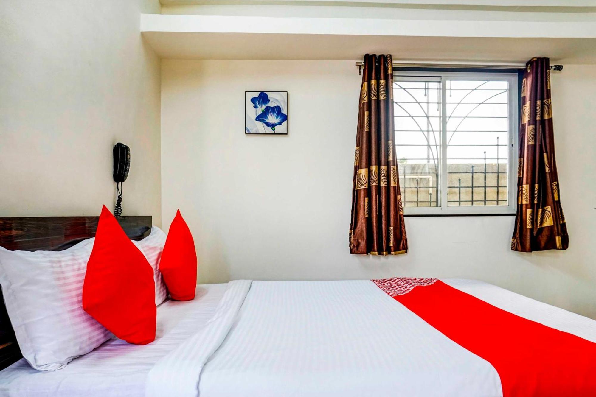 Hotel O Komfort Inn Пуна Экстерьер фото
