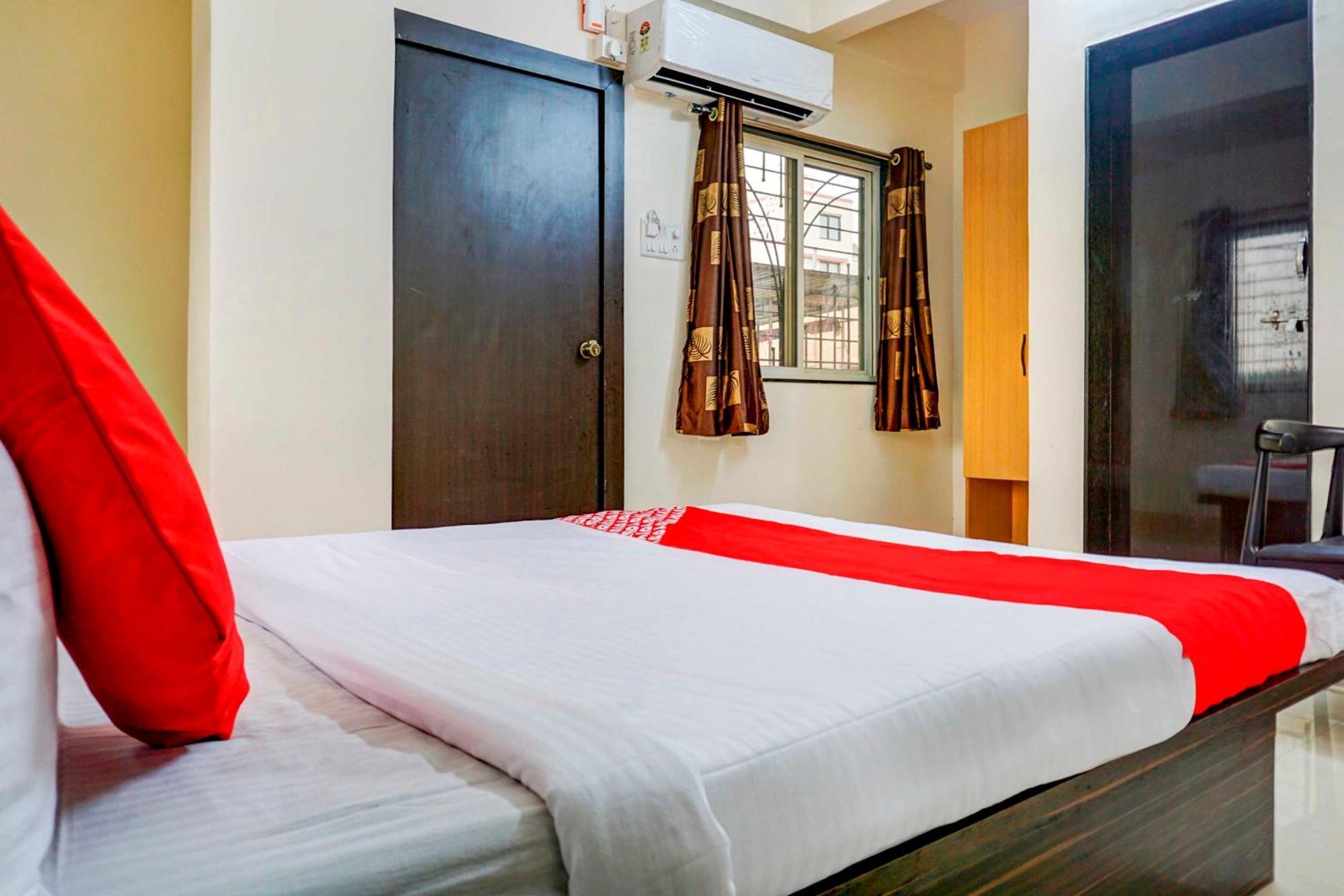 Hotel O Komfort Inn Пуна Экстерьер фото